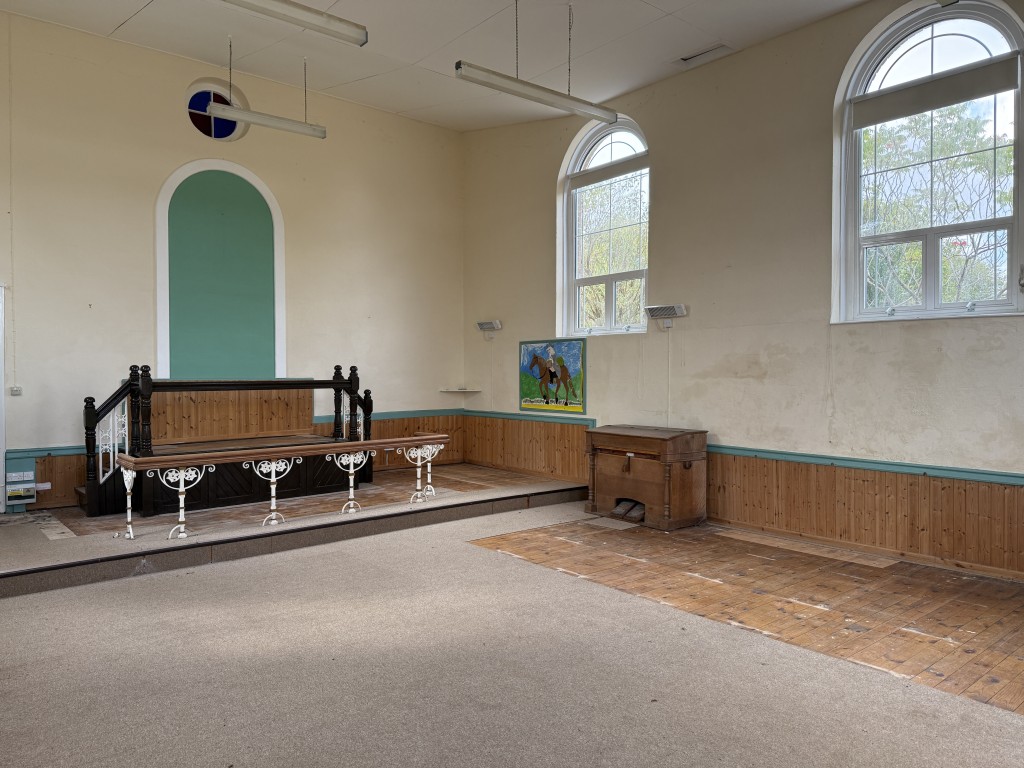 Lot: 170 - FORMER METHODIST CHAPEL WITH PLANNING FOR CONVERSION TO A RESIDENTIAL DWELLING ON PLOT OF 0.39 ACRES - Chapel hall